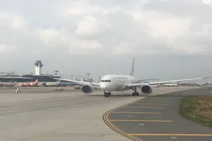 Dự án nâng cấp đường băng, đường lăn sân bay Tân Sơn Nhất muốn thi công trở lại