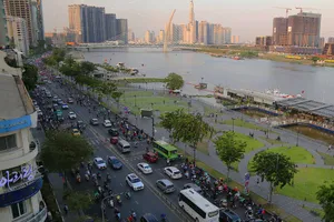 Nghiên cứu làm mái che nghệ thuật phố đi bộ Nguyễn Huệ, công viên bến Bạch Đằng