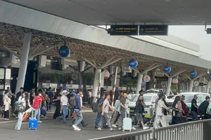 Nghiên cứu làm cầu vượt, hầm bộ hành trong sân bay Tân Sơn Nhất