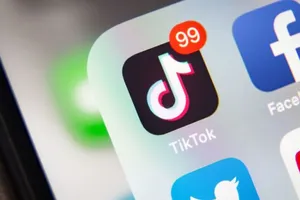 Facebook, Google, Apple... nộp thuế gần 1.800 tỉ ngày đầu năm