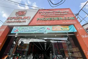 Kiểm tra 10 điểm kinh doanh chuỗi phoxedien.com, tạm giữ 200 xe điện