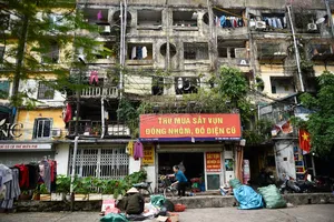 Đề nghị chuyển người dân ra khỏi chung cư cũ nguy hiểm, xuống cấp