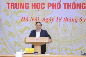 Thủ tướng: Tiến tới tổ chức Kỳ thi tốt nghiệp THPT trên máy tính