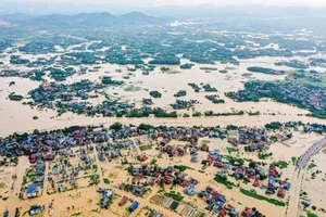 Mưa lũ sau bão số 11 khiến 13 người chết và mất tích, gần 17.000 ngôi nhà bị ngập