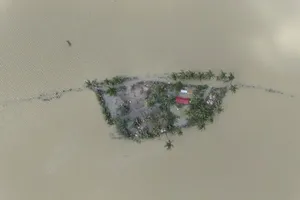 Ngành thuế ra công văn hỏa tốc yêu cầu hỗ trợ người nộp thuế vùng bão lũ