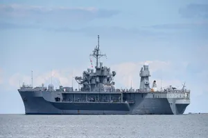 Tàu chỉ huy USS Mount Whitney của Mỹ. Ảnh: GLOBAL LOOK PRESS