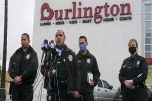 Cảnh sát Los Angeles tại hiện trường vụ án. Ảnh: AP