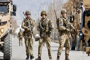 Mỹ gửi trực thăng do Nga sản xuất, Anh gửi lính tinh nhuệ đến Ukraine