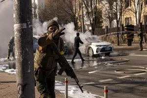 Đức đổi thái độ, gửi vũ khí cho Ukraine