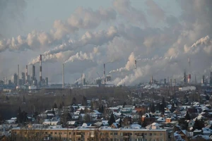 Washington xem xét cắt giảm dầu nhập khẩu từ Nga