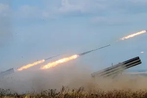 VIDEO: Hệ thống tên lửa đa nòng Nga bắn kho vũ khí Ukraine