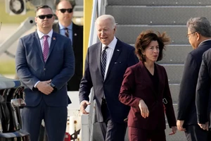 ẢNH: Ông Biden đã đến Hàn Quốc, bắt đầu chuyến công du châu Á