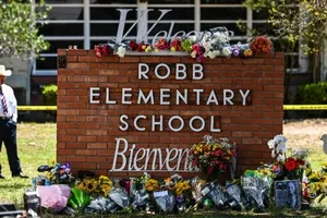 Vụ xả súng ở trường tiểu học Mỹ: Hung thủ có thể vào trường mà không bị cản trở
