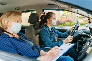 Học, thi lấy bằng lái xe ở Mỹ ra sao?