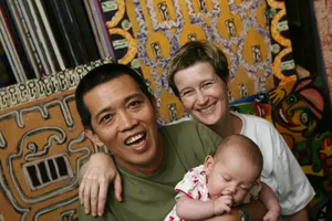 Vợ chồng cựu đại sứ Anh bị bắt tại Myanmar 