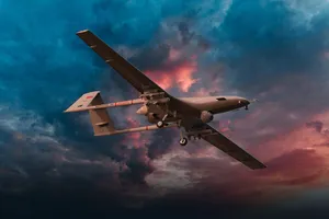 VIDEO: UAV ‘thợ săn đêm’ Bayraktar TB2 của Ukraine phá hủy xe tăng Nga 