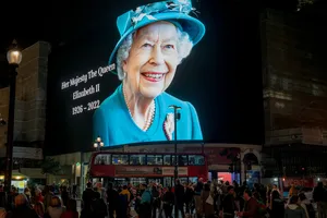 ẢNH: Người dân Anh đau buồn, tiếc thương Nữ hoàng Elizabeth II
