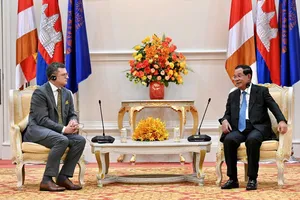 Thủ tướng Campuchia gặp ngoại trưởng Ukraine trước thềm hội nghị có Nga tham dự 
