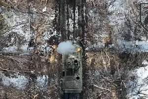 VIDEO: Xe chiến đấu BMP Nga bị Ukraine bắn cháy