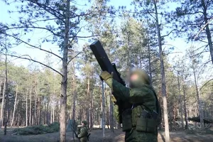 VIDEO: Lính Nga dùng súng hạ UAV Ukraine