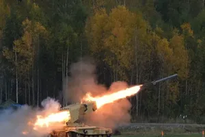 VIDEO: Vừa khai hỏa xong, ‘hỏa thần’ Solntsepyok Nga bị UAV Ukraine nhắm trúng 