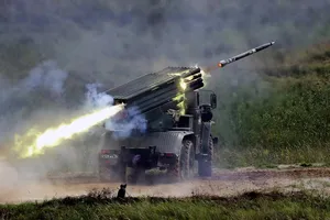 VIDEO: Sức mạnh pháo 'cuồng phong' Tornado-G Nga