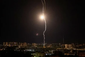 Hệ thống phòng không Ukraine ‘bó tay’ trước bom cũ Nga 