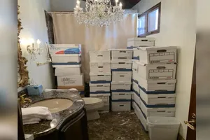 Người Mỹ nghĩ gì về vụ truy tố ông Trump giấu tài liệu mật?