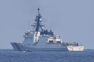 Tàu tuần duyên Mỹ qua eo biển Đài Loan ngay sau khi ông Blinken rời Bắc Kinh