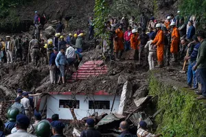 Mưa lũ Ấn Độ: Thảm cảnh một bang mất tới 50 mạng người chỉ trong 24 giờ