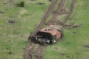 Xe tăng rùa, thiết kế độc lạ của Nga khắc chế UAV Ukraine 