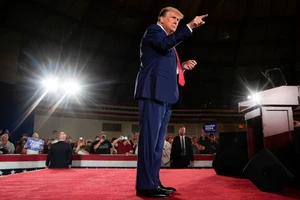 Nan giải khi phạt ông Trump vi phạm lệnh cấm phát ngôn 