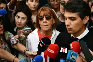 Rúng động vụ án chồng chuốc thuốc mê vợ rồi rủ người lạ hiếp dâm 