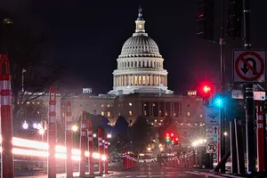 Mỹ thoát nguy cơ đóng cửa chính phủ vào giờ chót