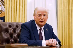 Tỉ phú Elon Musk và CEO OpenAI đấu khẩu, ông Trump lên tiếng