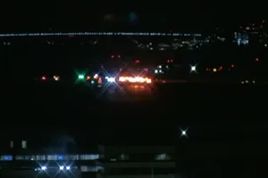 VIDEO: Khoảnh khắc máy bay chở khách va phải trực thăng quân sự Mỹ trong đêm tối