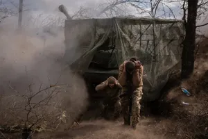 Chiến sự Nga-Ukraine 1-4: Nga dùng chiến thuật ống cống tập hậu Ukraine ở Donetsk; Ông Trump không hài lòng cả ông Putin lẫn ông Zelensky