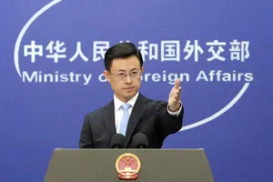 Bắc Kinh lên tiếng việc ông Trump muốn hạ thuế cho hàng Trung Quốc