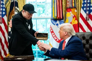 Toàn cảnh cuộc đấu khẩu gay gắt Trump-Musk