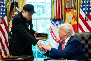Tổng thống Trump lên tiếng liên quan các công ty của tỉ phú Musk