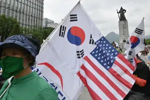 Ông Trump thông báo thỏa thuận thuế với Hàn Quốc trước hạn chót, cảnh báo phạt bổ sung Ấn Độ liên quan Nga