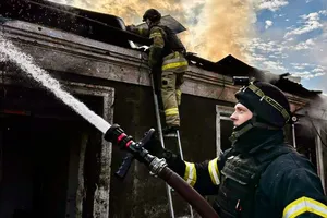 Chiến sự Nga-Ukraine 7-10: Ukraine phá kho dầu, nhà máy thuốc nổ lớn tại Crimea; Nga đánh rát ở Donetsk