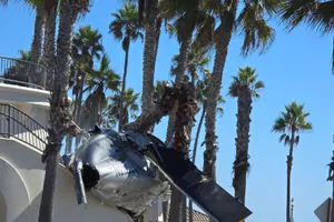 VIDEO: Trực thăng quay vòng vòng rồi rơi xuống đất, 5 người bị thương