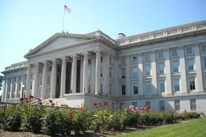 Mỹ và EU cùng lúc trừng phạt Nga, nhắm vào dầu và khí đốt