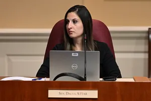 Mỹ: Quay lén cảnh 'giường chiếu’ để bịt miệng đối thủ, nữ nghị sĩ hầu tòa 