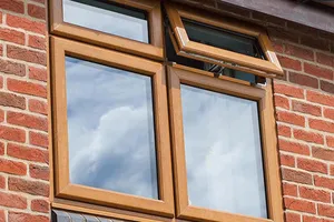 Xây cửa sổ hướng sang nhà hàng xóm. Ảnh minh họa.