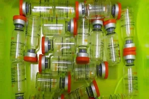 Các lọ vaccine của hãng dược Trung Quốc Sinovac. Ảnh: REUTERS