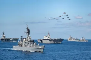 Các tàu chiến của Mỹ và Nhật trong cuộc tập trận chung hồi tháng 10-2020. Ảnh: US NAVY