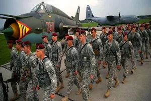 Lính Mỹ triển khai đến Ba Lan hồi năm 2014. Ảnh: REUTERS