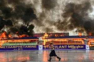 Myanmar thiêu hủy lượng lớn ma tuý tại TP Yangon, Myanmar nhân ngày Thế giới Phòng chống Ma túy 26-6. Ảnh: AFP